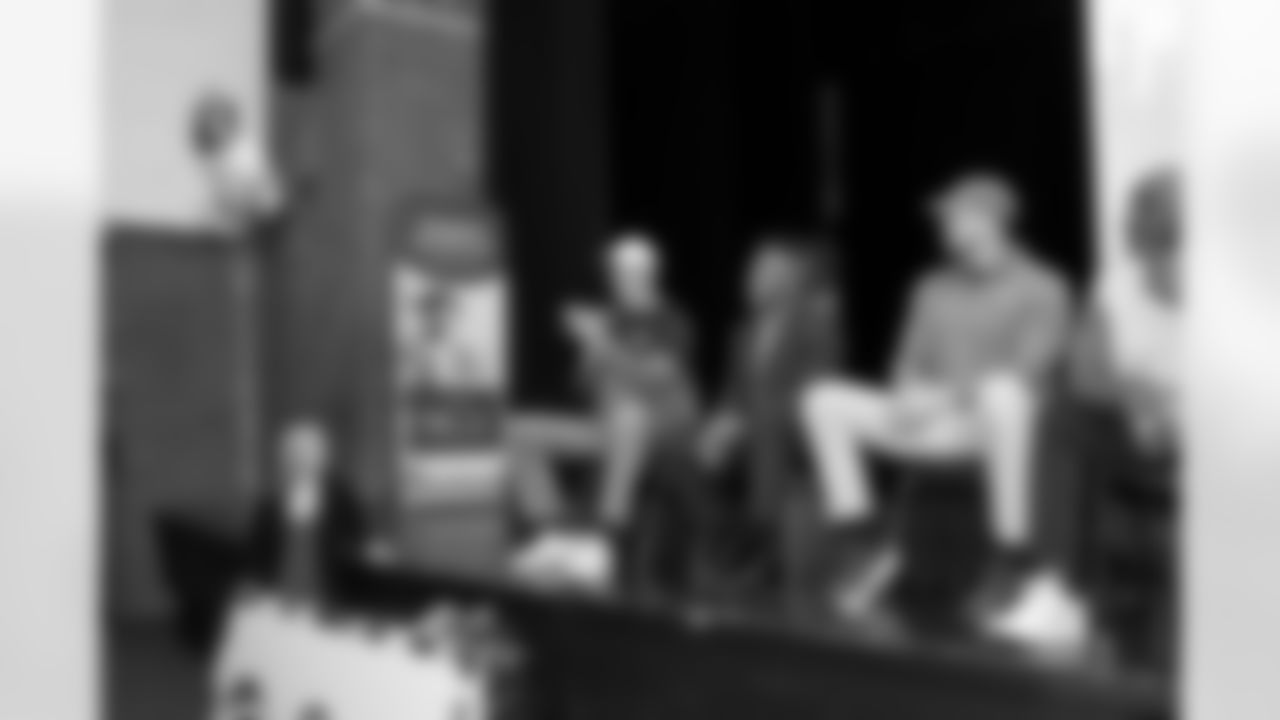 Denver Broncos alumni, cheer and players participated in ENT Adventures in Realiity on Tuesday, December 9, 2025 at Manual High School in Denver, Colorado.
Photo by Gabriel Christus / Denver Broncos