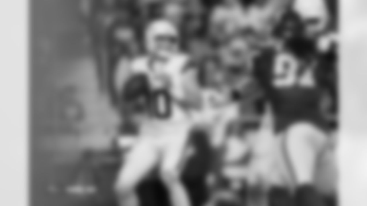 Bo Nix (10) during the Broncos' Week 17 game against the Kansas City Chiefs at GEHA Field at Arrowhead Stadium in Kansas City, Missouri on December 25, 2025. Photo by Ben Swanson / Denver Broncos