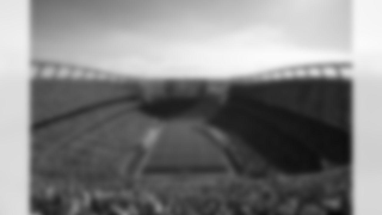 Key stat: .742
In their 64 home openers to date, the Broncos have a .742 winning percentage (47-16-1). The Broncos will have their 2024 season home opener during Week 2 when they host the Pittsburgh Steelers (Sept. 15, 2:25 p.m. MDT, CBS).
Photo by Gabriel Christus / Denver Broncos