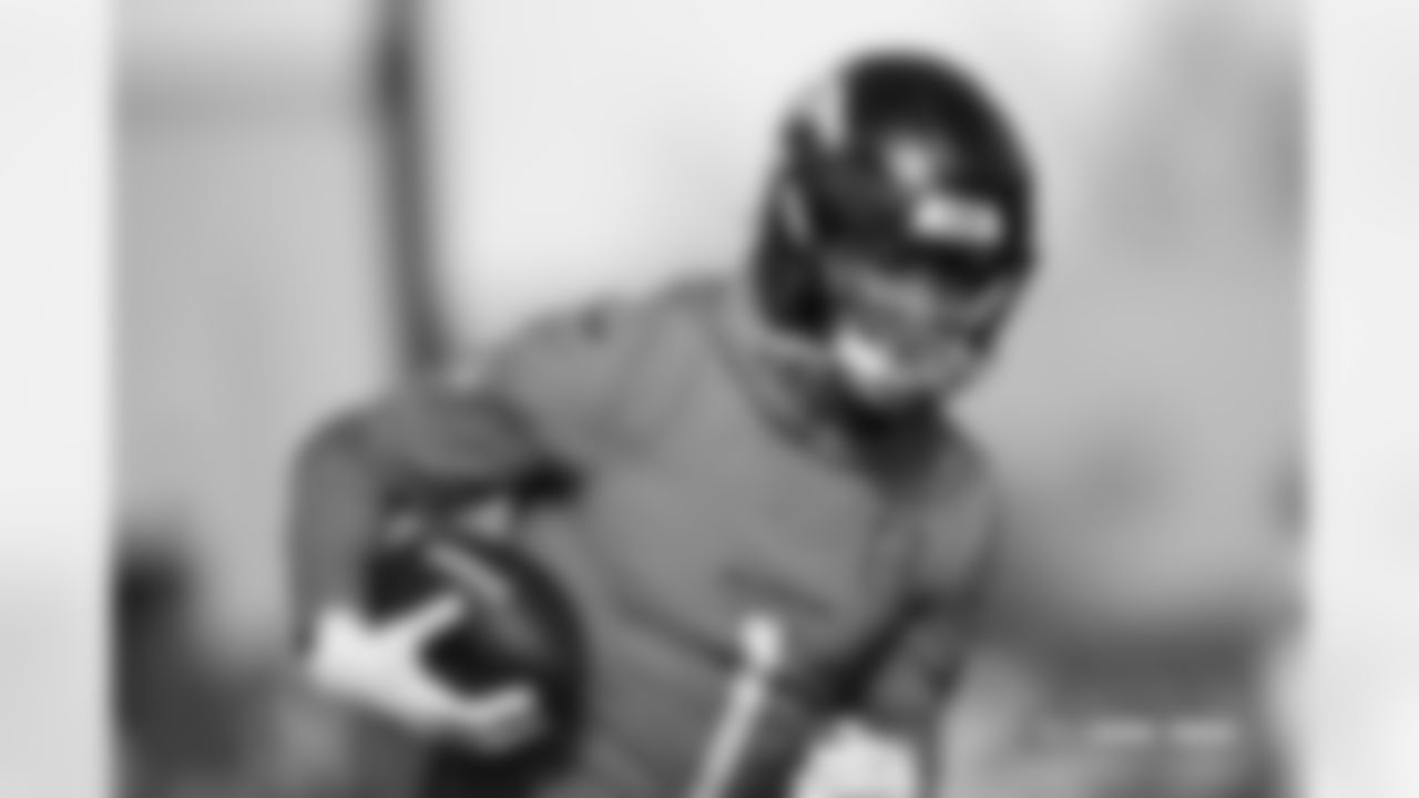 Evan Engram during practice at Broncos Park Powered by CommonSpirit in Englewood, Colorado on November 26, 2025. Photo by Ben Swanson / Denver Broncos