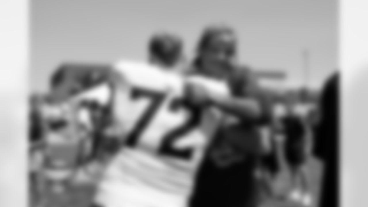 Garett Bolles and Aaron Gordon during a training camp practice at Broncos Park Powered by CommonSpirit on Wednesday, August 13, 2025 in Englewood, Colorado.
Photo by Gabriel Christus / Denver Broncos
