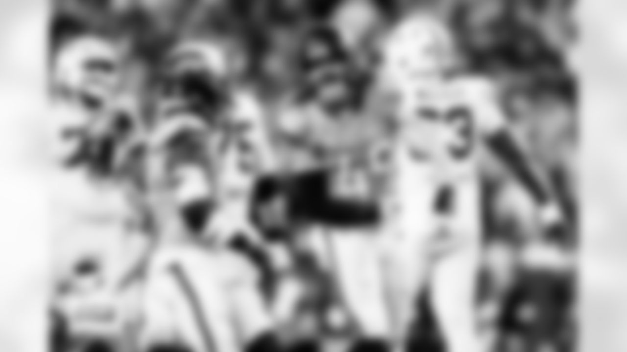 during the Broncos' Week 15 game against the Green Bay Packers at Empower Field at Mile High in Denver, Colorado on December 14, 2025. Photo by Gabriel Christus / Denver Broncos