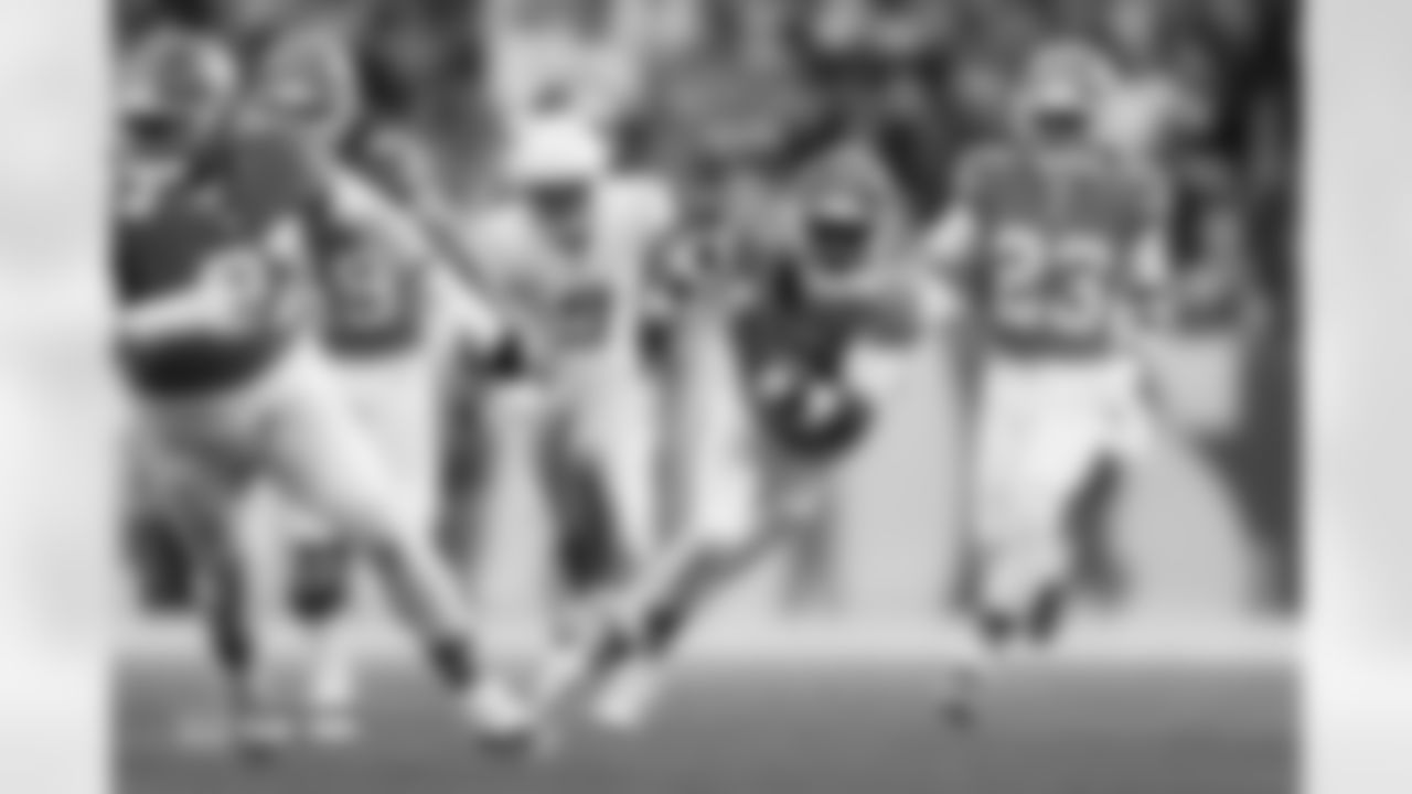 Ja'Quan McMillian (29) during the Broncos' Week 18 game against the Los Angeles Chargers at Empower Field at Mile High in Denver, Colorado on January 4, 2026. Photo by Ben Swanson / Denver Broncos