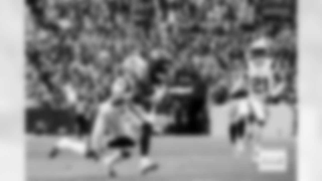 Denver Broncos wide receiver Marvin Mims Jr. (19) makes a catch during the AFC Championship Game between the Denver Broncos and New England Patriots at Empower Field at Mile High in Denver, Colorado on January 25, 2026. Photo by Ben Swanson / Denver Broncos