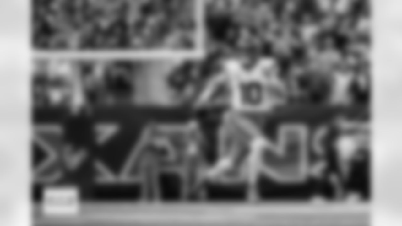 Denver Broncos quarterback Bo Nix (10) runs with the ball during the Broncos' Week 9 game against the Houston Texans at NRG Stadium in Houston, Texas on November 2, 2025. Photo by Gabriel Christus / Denver Broncos