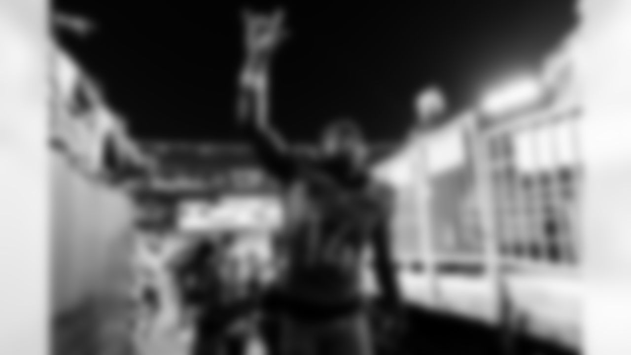 Denver Broncos wide receiver Courtland Sutton (14) waves to fans after the Broncos' Week 13 game against the Washington Commanders at Northwest Stadium in Landover, Maryland on November 30, 2025. Photo by Ben Swanson / Denver Broncos