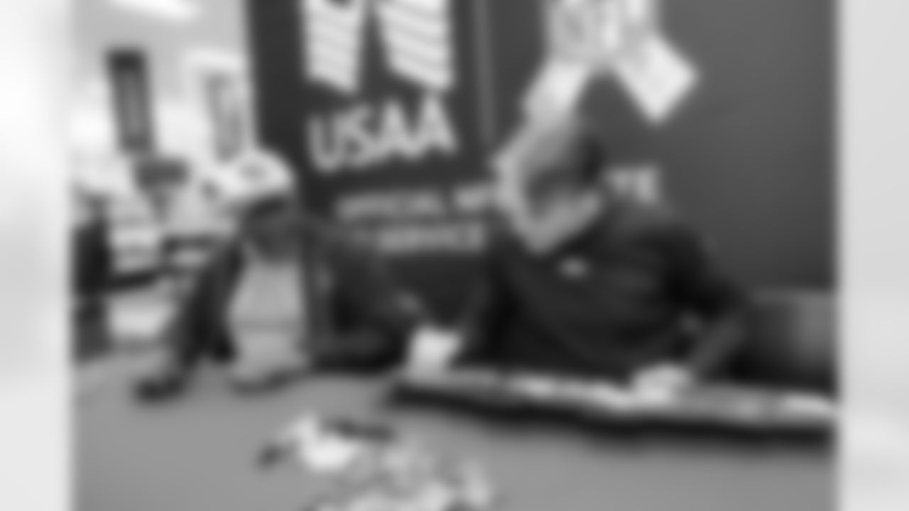 Denver Broncos Cheerleaders and Broncos alumni visit the United States Army post at Fort Carson during the Salute to Service Caravan on December 16, 2025. Photo by Ben Swanson / Denver Broncos