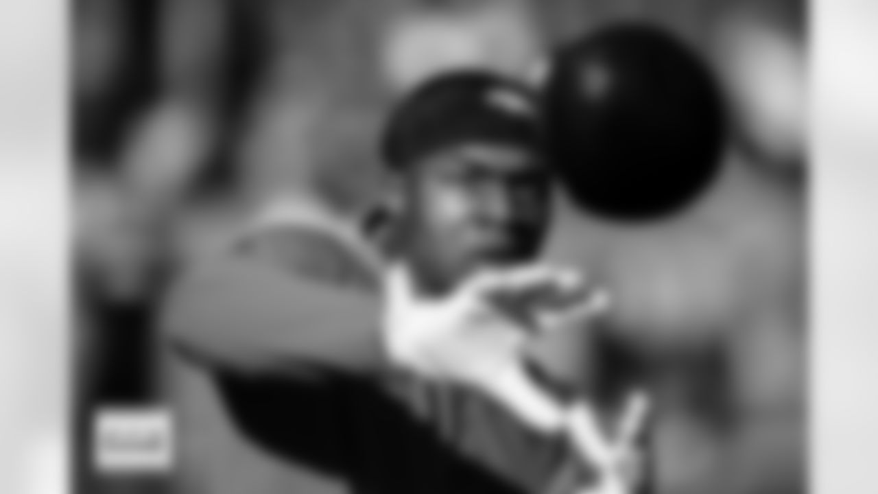 RJ Harvey warms up before the Broncos' Week 15 game against the Green Bay Packers at Empower Field at Mile High in Denver, Colorado on December 14, 2025. Photo by Ben Swanson / Denver Broncos