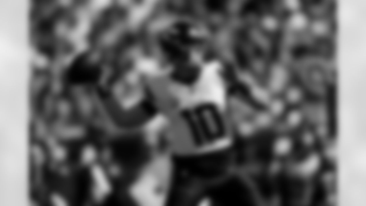 Denver Broncos quarterback Bo Nix (10) throws a pass during the Broncos' Week 5 game against the Philadelphia Eagles at Lincoln Financial Field in Philadelphia, Pennsylvania on October 5, 2025. Photo by Ben Swanson / Denver Broncos