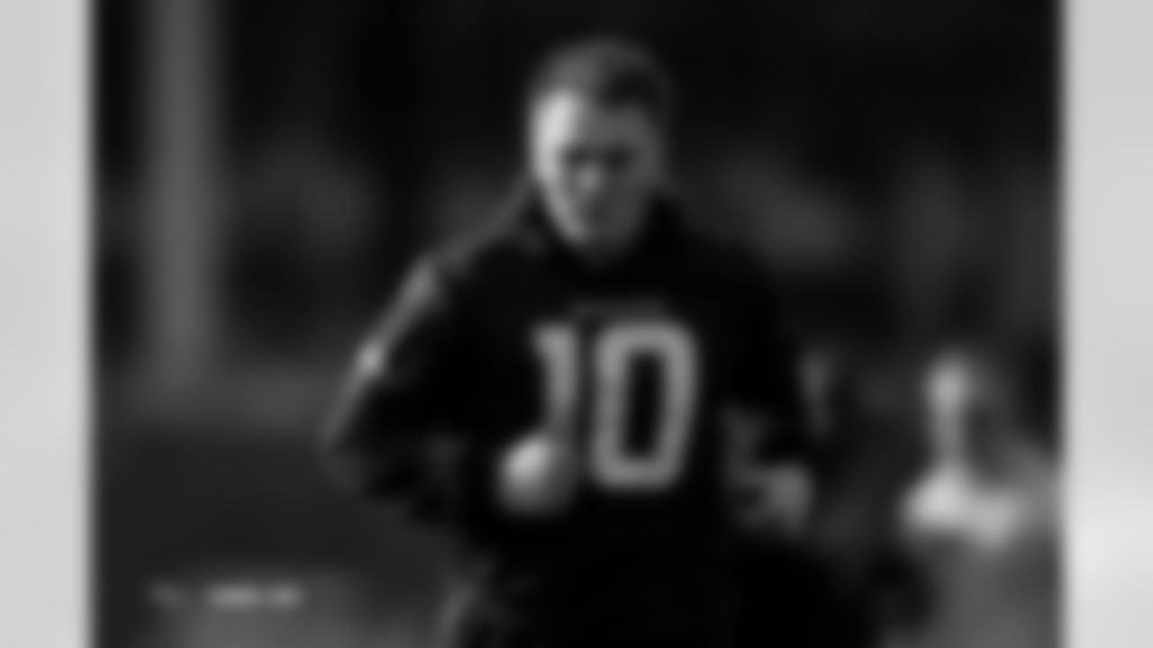 Bo Nix during practice at Broncos Park Powered by CommonSpirit in Englewood, Colorado on December 23, 2025. Photo by Ben Swanson / Denver Broncos