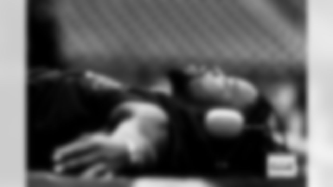 Dre Greenlaw warms up before the Broncos' Week 9 game against the Houston Texans at NRG Stadium in Houston, Texas on November 2, 2025. Photo by Gabriel Christus / Denver Broncos