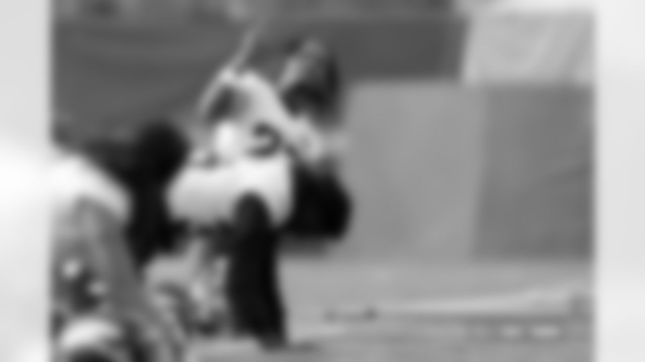 Jahdae Barron during practice at Broncos Park Powered by CommonSpirit in Englewood, Colorado on November 12, 2025. Photo by Gabriel Christus / Denver Broncos