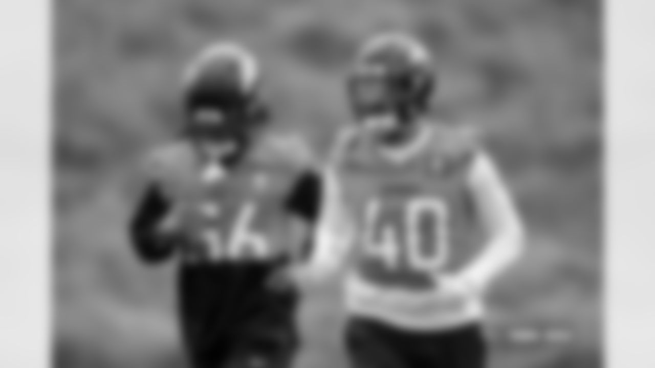 Justin Strnad during practice in Ware, England on October 10, 2025. Photo by Ben Swanson / Denver Broncos