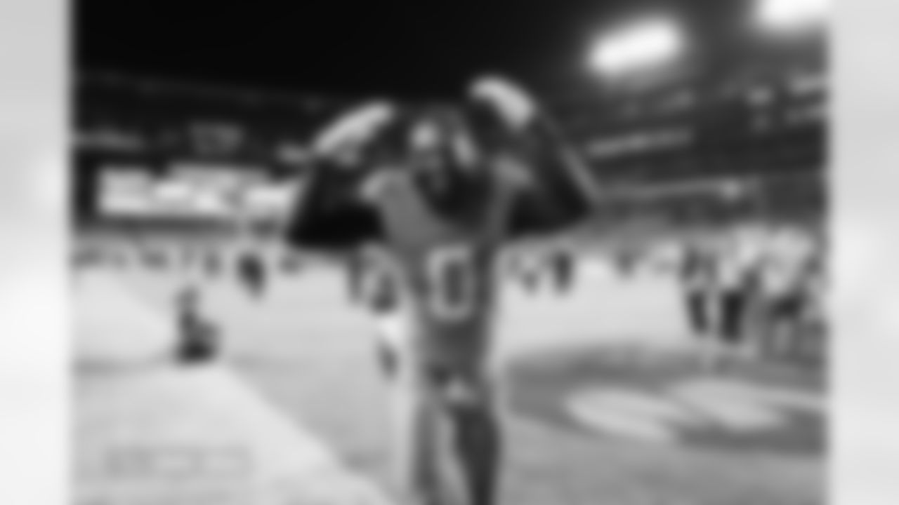 Jonathon Cooper (0) during the Broncos' Week 13 game against the Washington Commanders at Northwest Stadium in Landover, Maryland on November 30, 2025. Photo by Ben Swanson / Denver Broncos