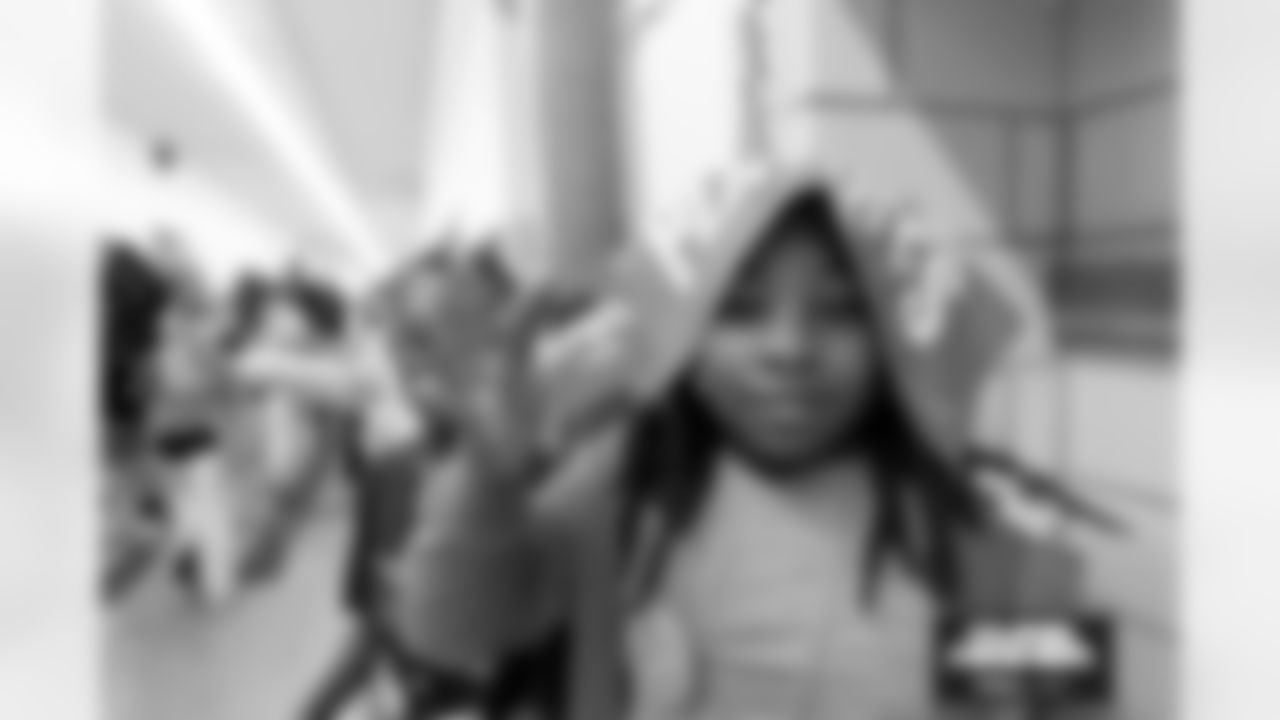 Students during a school hallway parade to celebrate the Denver Broncos making the playoffs on Thursday, January 15, 2026 at Center for Talent and Development at Greelee in Denver, Colorado.
Photo by Gabriel Christus / Denver Broncos