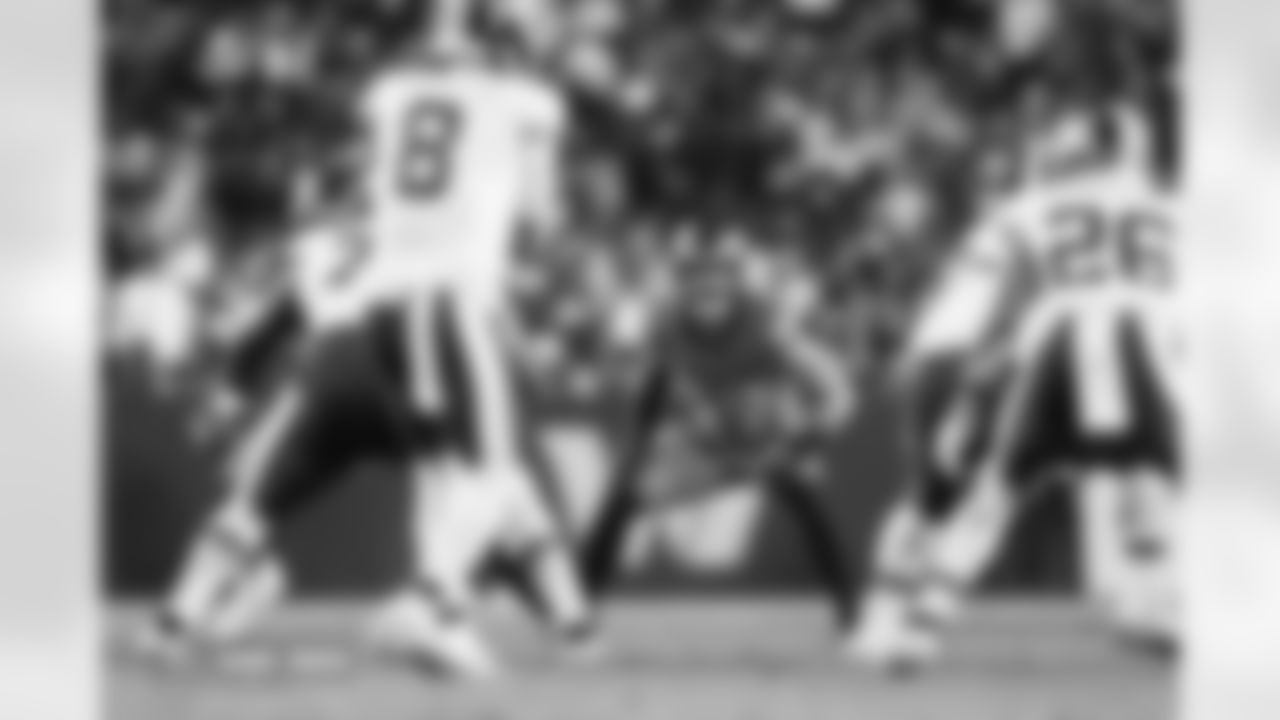 Alex Singleton (49) during the Broncos' Week 13 game against the Washington Commanders at Northwest Stadium in Landover, Maryland on November 30, 2025. Photo by Gabriel Christus / Denver Broncos