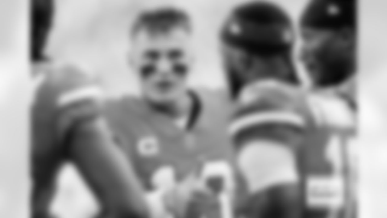 Bo Nix gives a thumbs up on the sideline during the Broncos' Week 5 game against the Las Vegas Raiders at Empower Field at Mile High in Denver, Colorado on October 6, 2024. Photo by Gabriel Christus / Denver Broncos