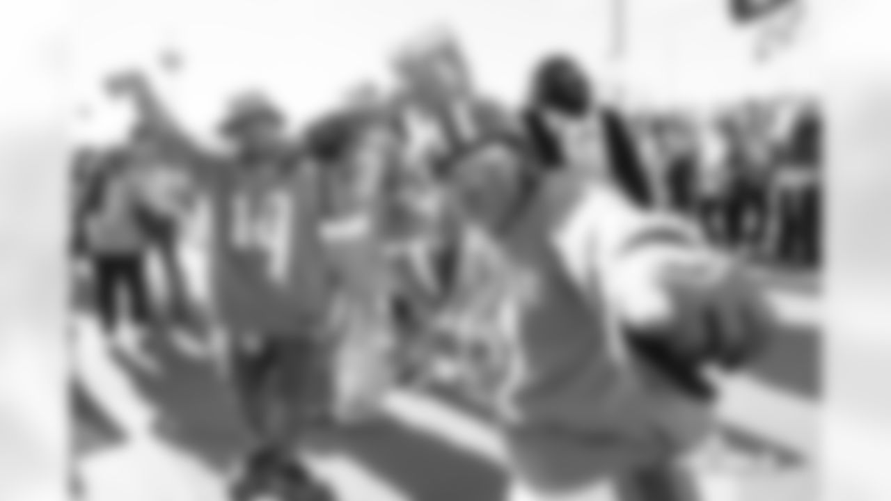 Fans before the Broncos' Week 18 game against the Los Angeles Chargers at Empower Field at Mile High in Denver, Colorado on January 4, 2026. Photo by Ben Swanson / Denver Broncos