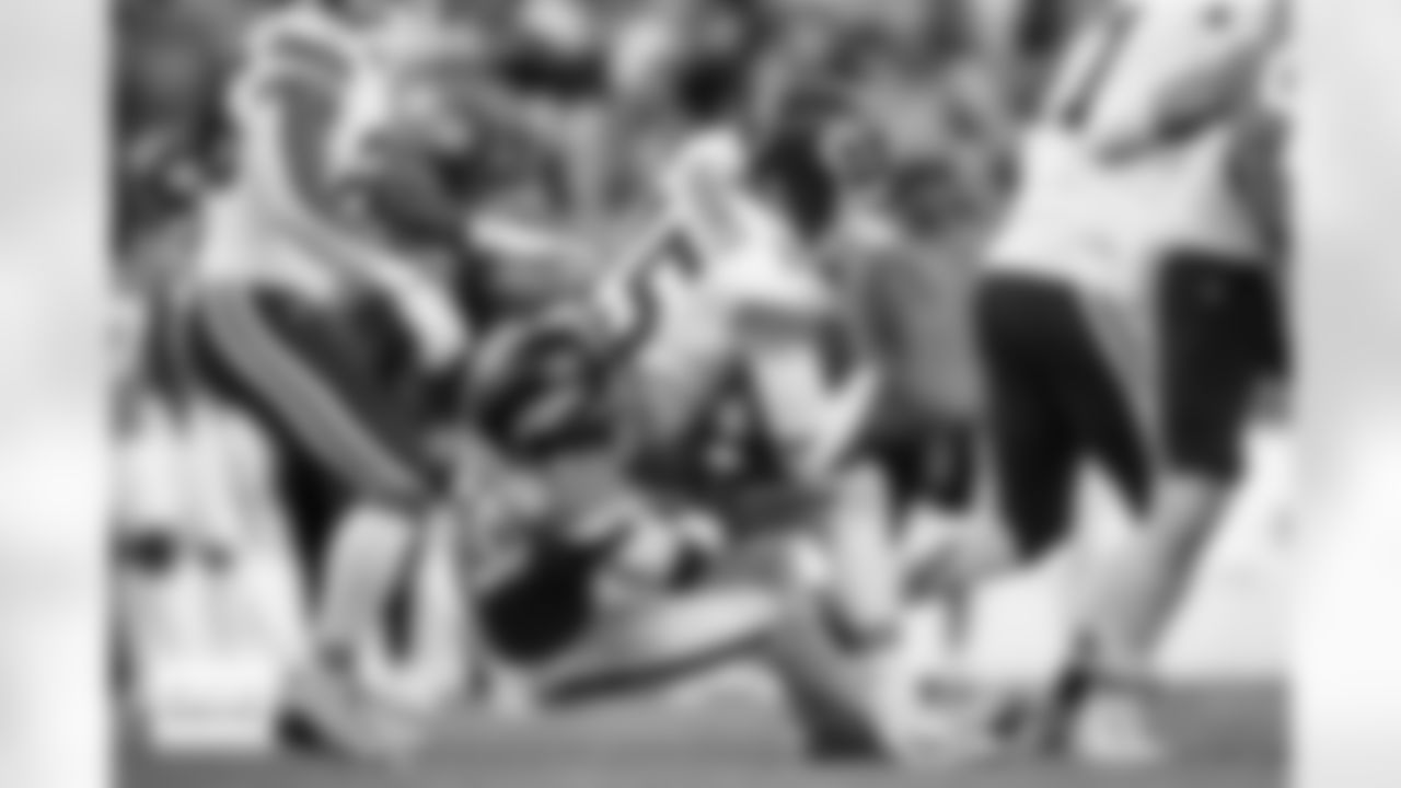 Denver Broncos cornerback Ja'Quan McMillian (29) sacks Kansas City Chiefs quarterback Patrick Mahomes (15) during the Broncos' Week 11 game against the Kansas City Chiefs at Empower Field at Mile High in Denver, Colorado on November 16, 2025. Photo by Ben Swanson / Denver Broncos