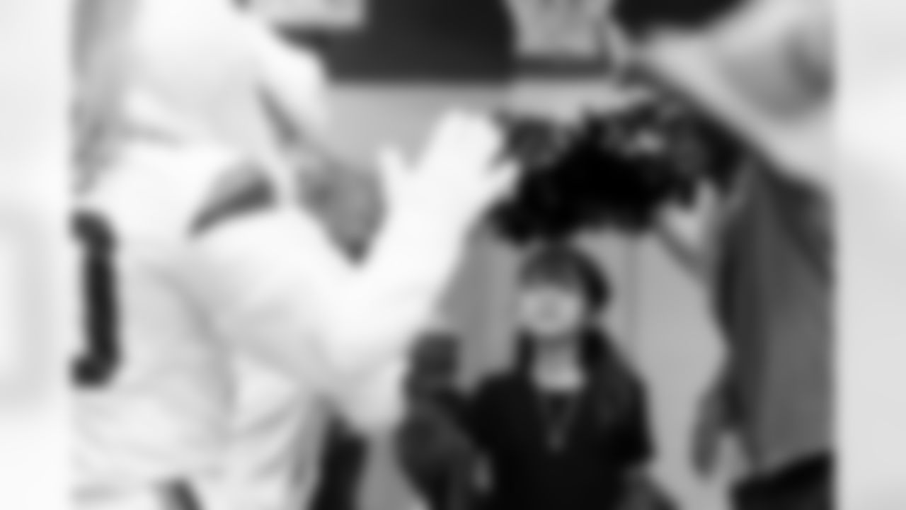 The Denver Broncos and CommonSpirit host a Thanksgiving assembly and activities about kindness at Colfax Elementary School in Denver, Colorado on November 11, 2025. Photo by Ben Swanson / Denver Broncos