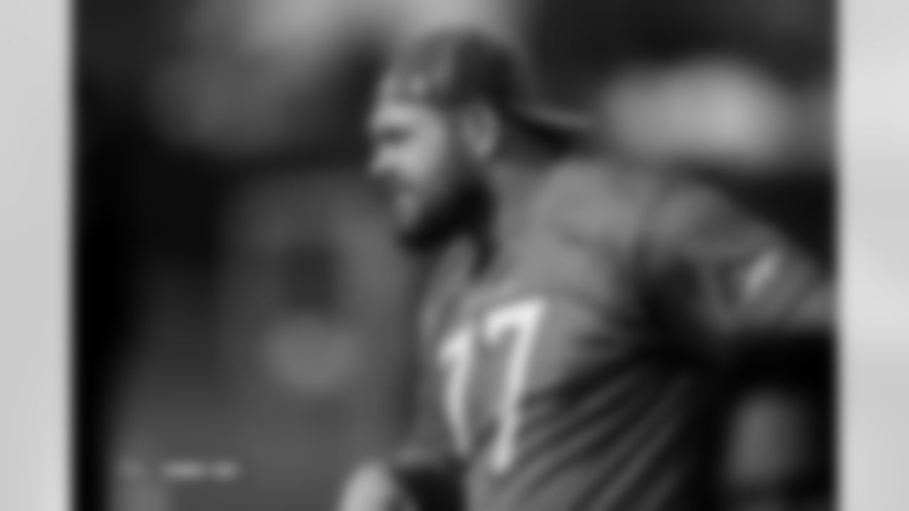 Quinn Meinerz during practice at Broncos Park Powered by CommonSpirit in Englewood, Colorado on December 23, 2025. Photo by Ben Swanson / Denver Broncos