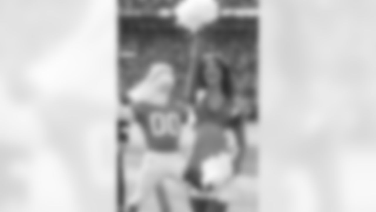 Denver Broncos Cheerleaders during the Broncos' Week 18 game against the Los Angeles Chargers at Empower Field at Mile High in Denver, Colorado on January 4, 2026. Photo by Paul Cloud / Denver Broncos