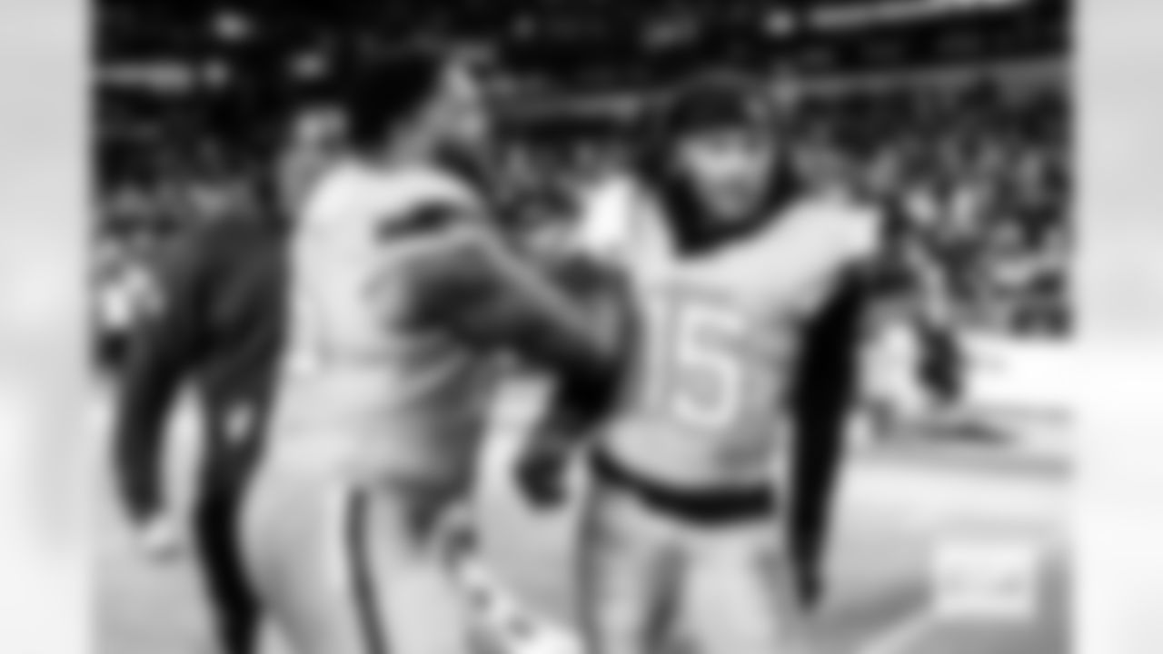 Denver Broncos linebacker Nik Bonitto (15) celebrates with teammates after the Broncos' Week 13 game against the Washington Commanders at Northwest Stadium in Landover, Maryland on November 30, 2025. Photo by Ben Swanson / Denver Broncos