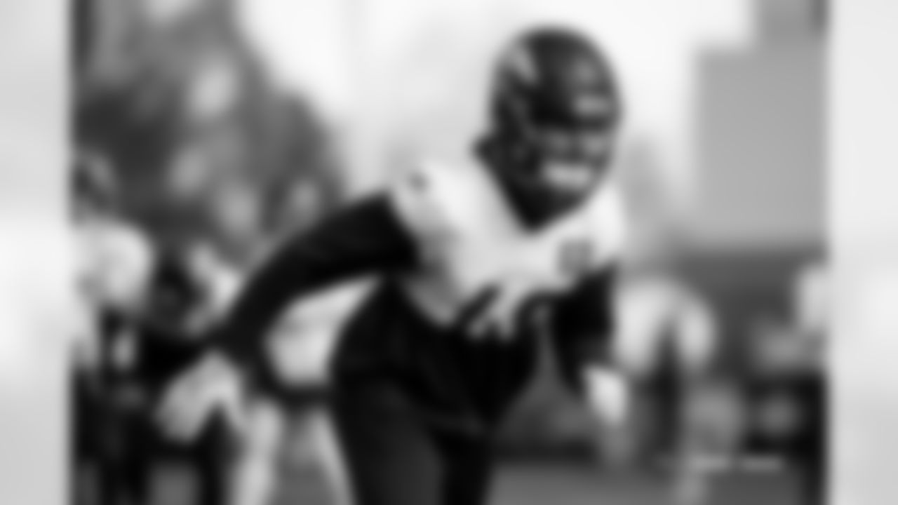 Alex Singleton during practice at Broncos Park Powered by CommonSpirit in Englewood, Colorado on November 26, 2025. Photo by Ben Swanson / Denver Broncos