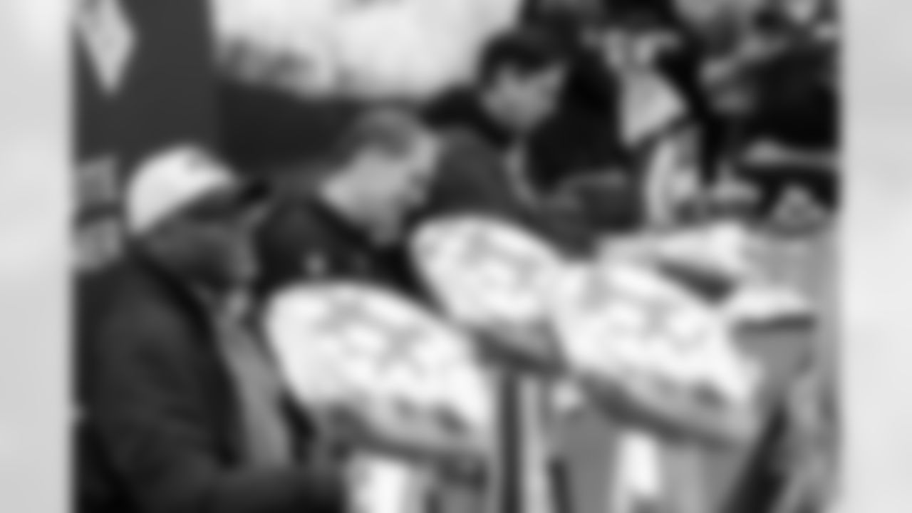 Denver Broncos Cheerleaders and Broncos alumni visit the United States Army post at Fort Carson during the Salute to Service Caravan on December 16, 2025. Photo by Ben Swanson / Denver Broncos