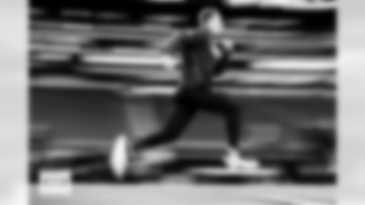 Denver Broncos quarterback Bo Nix warms up before the Broncos' Week 14 game against the Las Vegas Raiders at Allegiant Stadium in Las Vegas, Nevada on December 7, 2025. Photo by Gabriel Christus / Denver Broncos