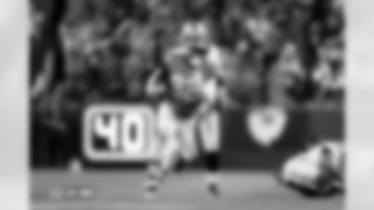 Dondrea Tillman before the Broncos' Week 10 game against the Las Vegas Raiders at Empower Field at Mile High in Denver, Colorado on November 6, 2025. Photo by Gabriel Christus / Denver Broncos