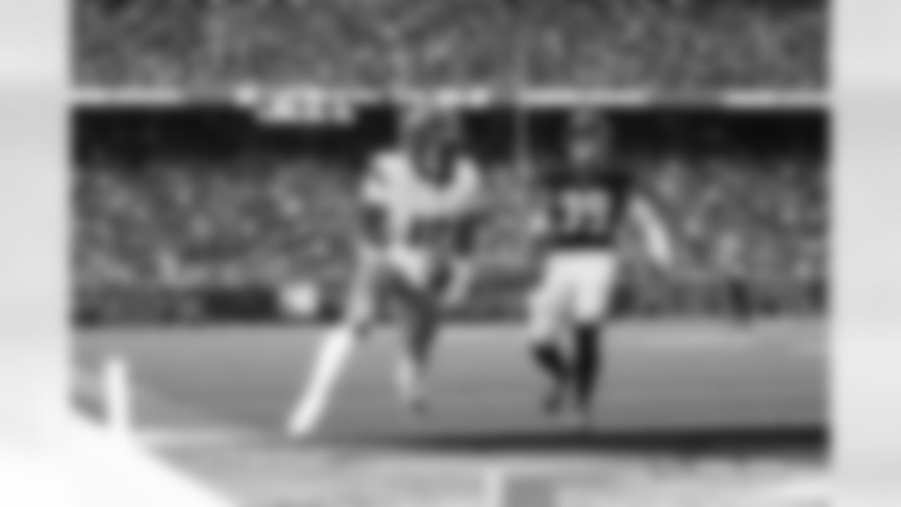 RJ Harvey during the Broncos' Week 9 game against the Houston Texans at NRG Stadium in Houston, Texas on November 2, 2025. Photo by Ben Swanson / Denver Broncos