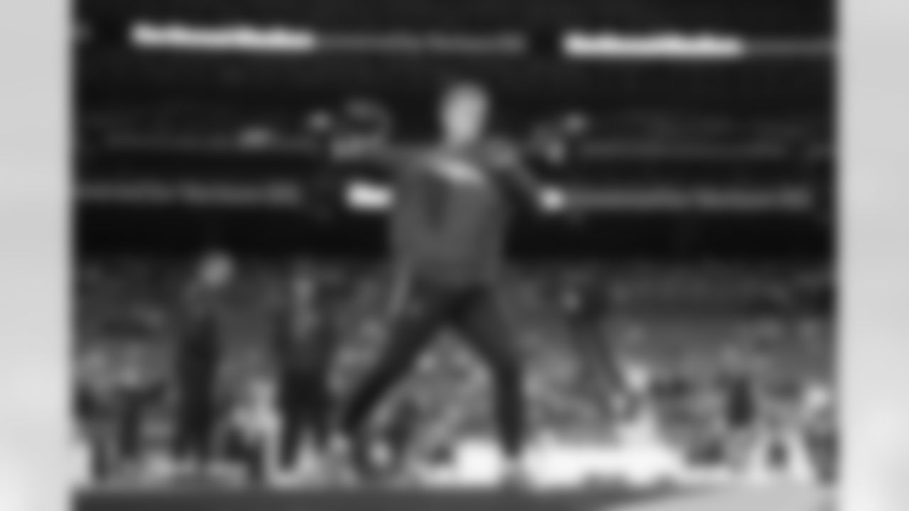 Bo Nix (10) before the Broncos' Week 13 game against the Washington Commanders at Northwest Stadium in Landover, Maryland on November 30, 2025. Photo by Ben Swanson / Denver Broncos