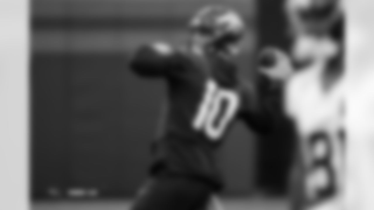 Bo Nix during practice at Broncos Park Powered by CommonSpirit in Englewood, Colorado on December 5, 2025. Photo by Ben Swanson / Denver Broncos