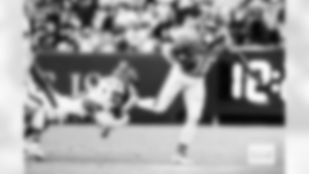 Jaleel McLaughlin during the Broncos' Week 18 game against the Los Angeles Chargers at Empower Field at Mile High in Denver, Colorado on January 4, 2026. Photo by Gavin Liddell / Denver Broncos