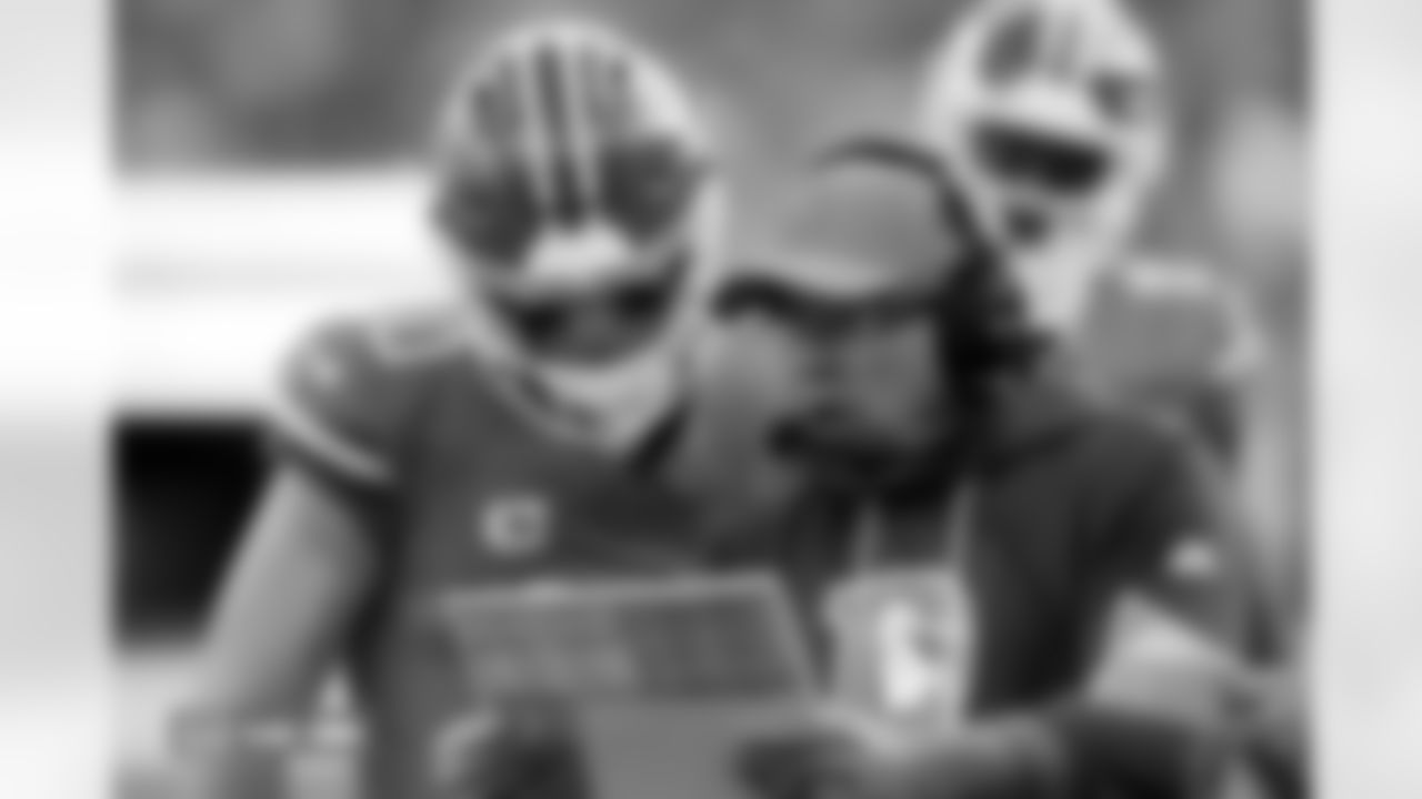 Bo Nix (10) and Sean Payton during the Broncos' Week 18 game against the Los Angeles Chargers at Empower Field at Mile High in Denver, Colorado on January 4, 2026. Photo by Ben Swanson / Denver Broncos