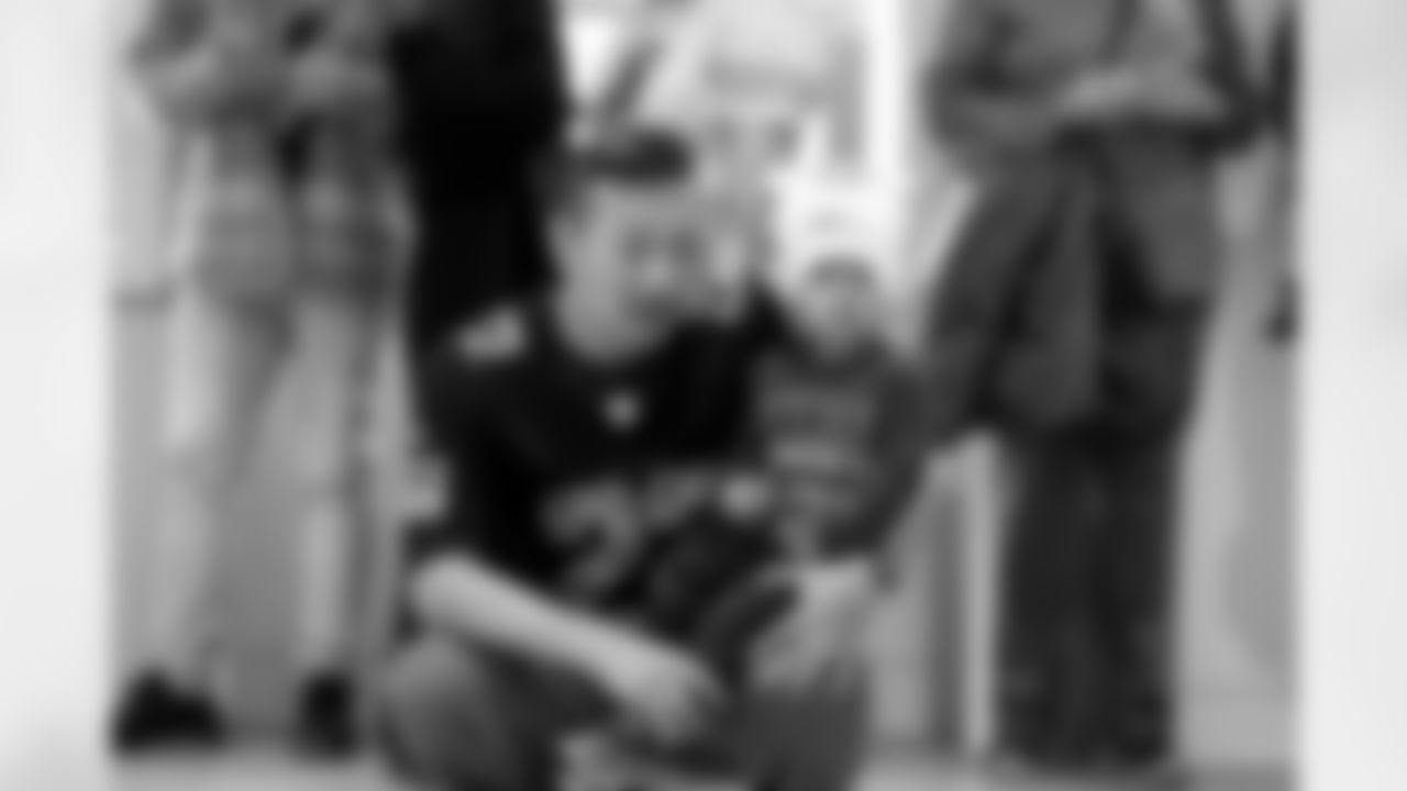 during a visit with military families on Saturday, November 29, 2025 at USO Warrior and Family Center in Fort Belvoir, Virginia.
Photo by Gabriel Christus / Denver Broncos