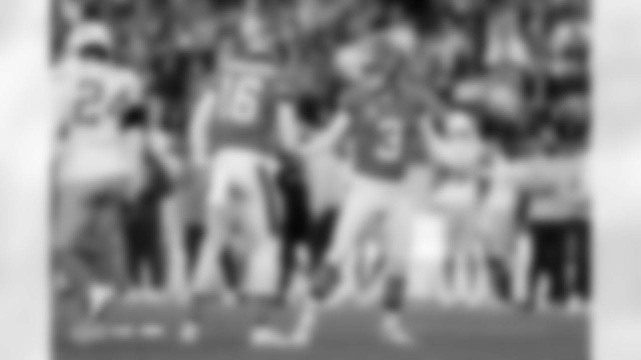 Jeremy Crawshaw and Wil Lutz (3) during the Broncos' Week 18 game against the Los Angeles Chargers at Empower Field at Mile High in Denver, Colorado on January 4, 2026. Photo by Ben Swanson / Denver Broncos