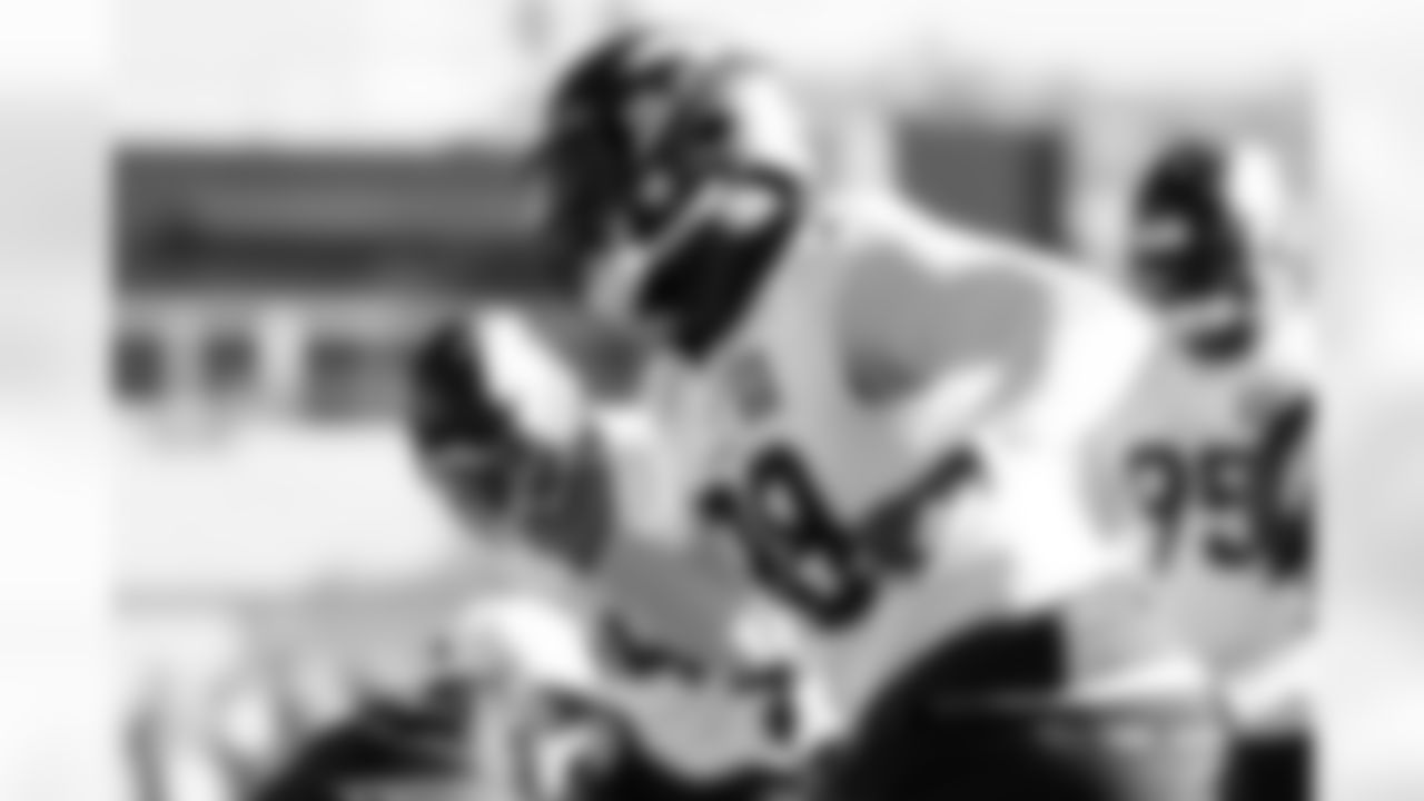 John Franklin-Myers during practice at Broncos Park Powered by CommonSpirit in Englewood, Colorado on December 10, 2025. Photo by Ben Swanson / Denver Broncos