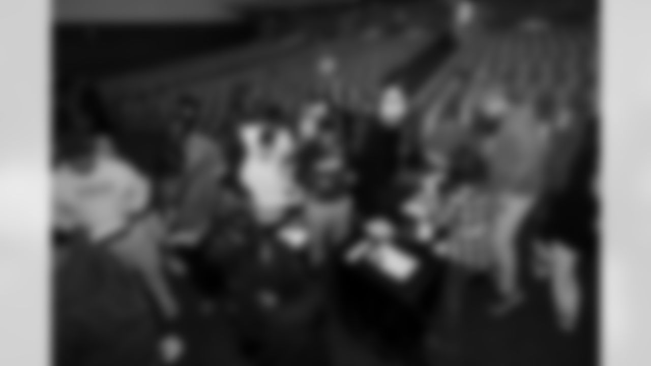 Denver Broncos alumni, cheer and players participated in ENT Adventures in Realiity on Tuesday, December 9, 2025 at Manual High School in Denver, Colorado.
Photo by Gabriel Christus / Denver Broncos