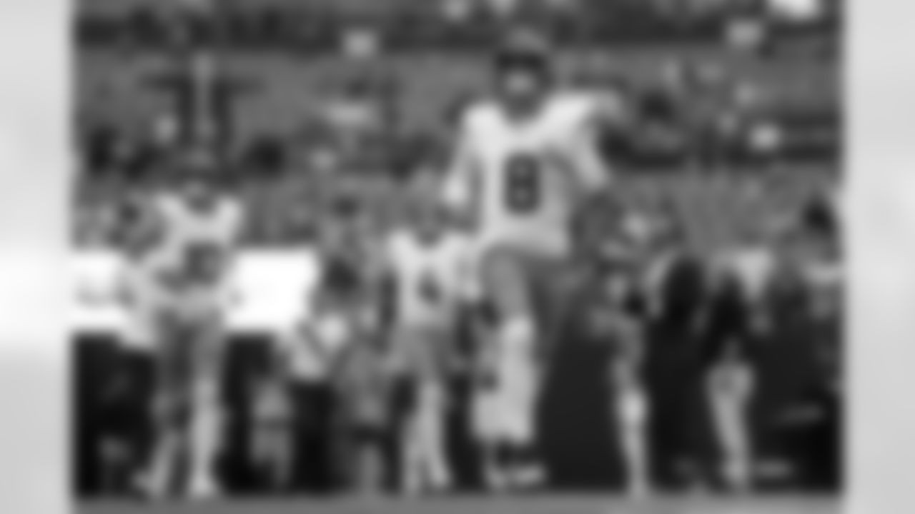 Jarrett Stidham #8 of the Denver Broncos runs onto the field prior to the Broncos' preseason Week 2 game against the Green Bay Packers at Empower Field at Mile High in Denver, Colorado on August 18, 2024. (Photo by Ben Swanson/Denver Broncos)