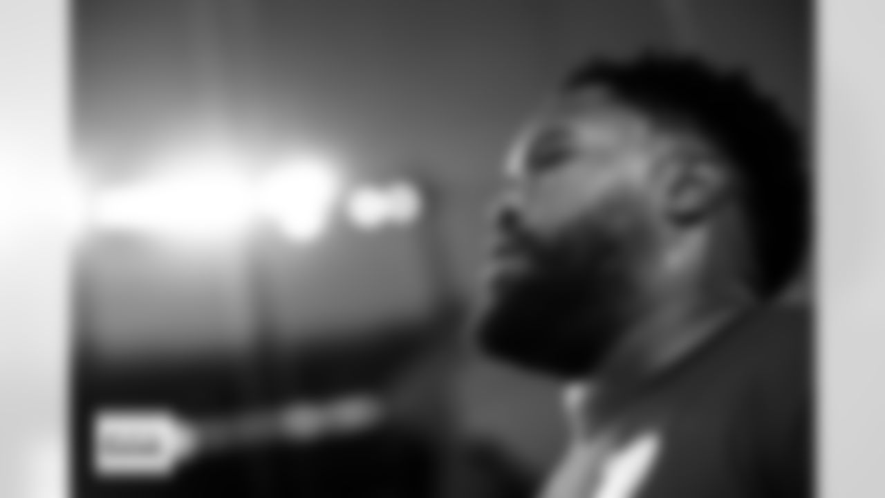 Eyioma Uwazurike warms up before the Broncos' Week 10 game against the Las Vegas Raiders at Empower Field at Mile High in Denver, Colorado on November 6, 2025. Photo by Gabriel Christus / Denver Broncos