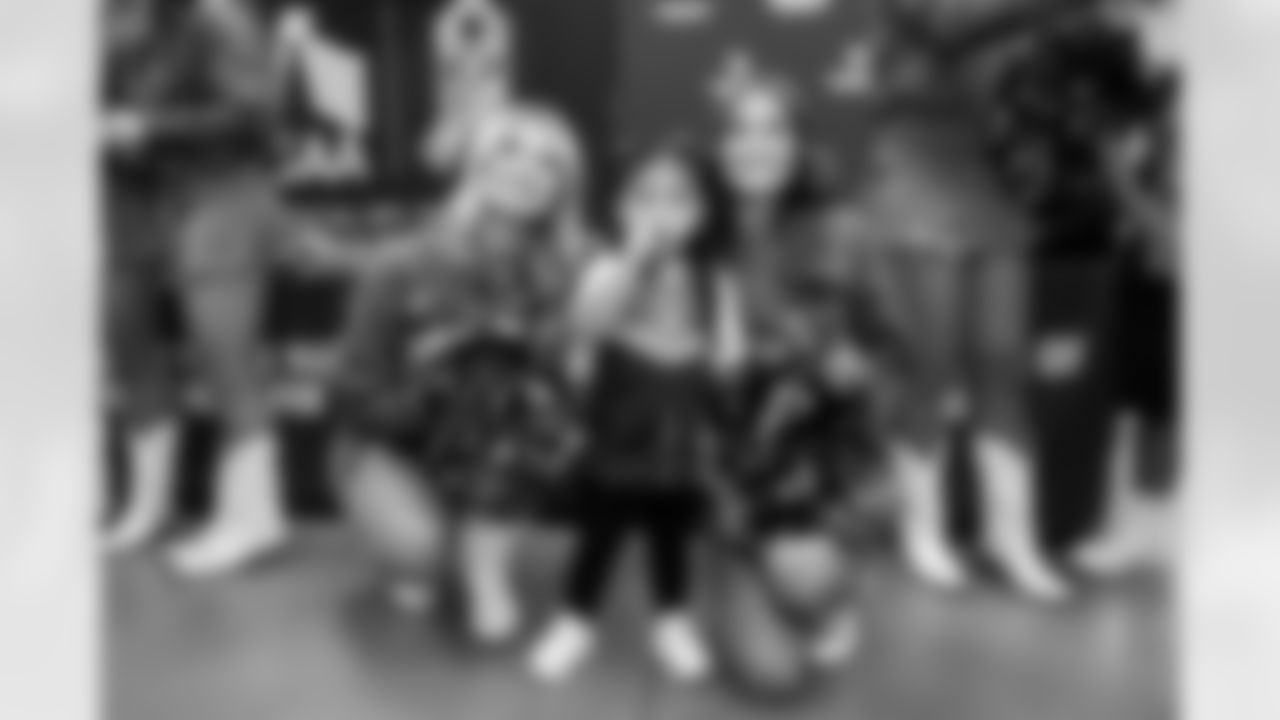 Denver Broncos Cheerleaders and Broncos alumni visit the United States Army post at Fort Carson during the Salute to Service Caravan on December 16, 2025. Photo by Ben Swanson / Denver Broncos