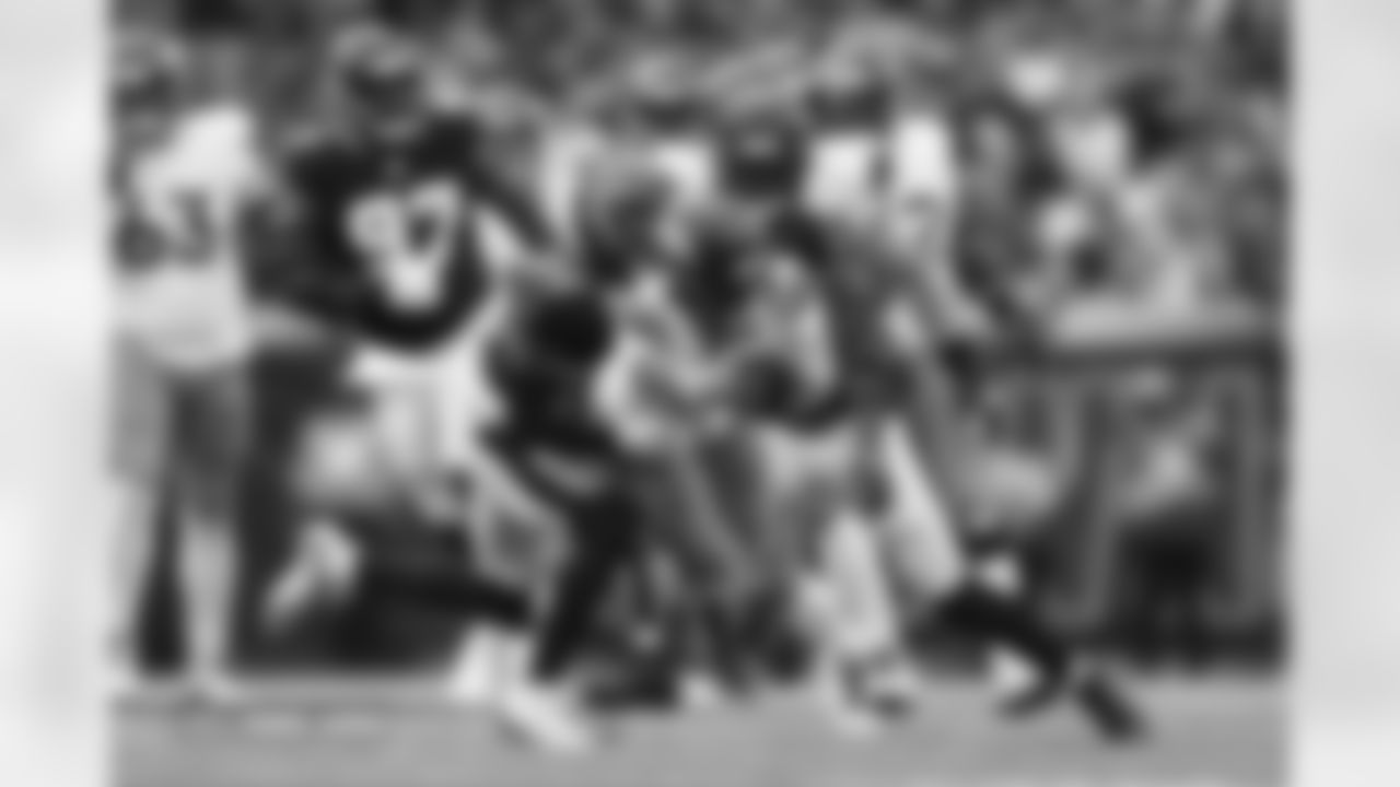 Pat Bryant during the Broncos' Week 9 game against the Houston Texans at NRG Stadium in Houston, Texas on November 2, 2025. Photo by Gabriel Christus / Denver Broncos