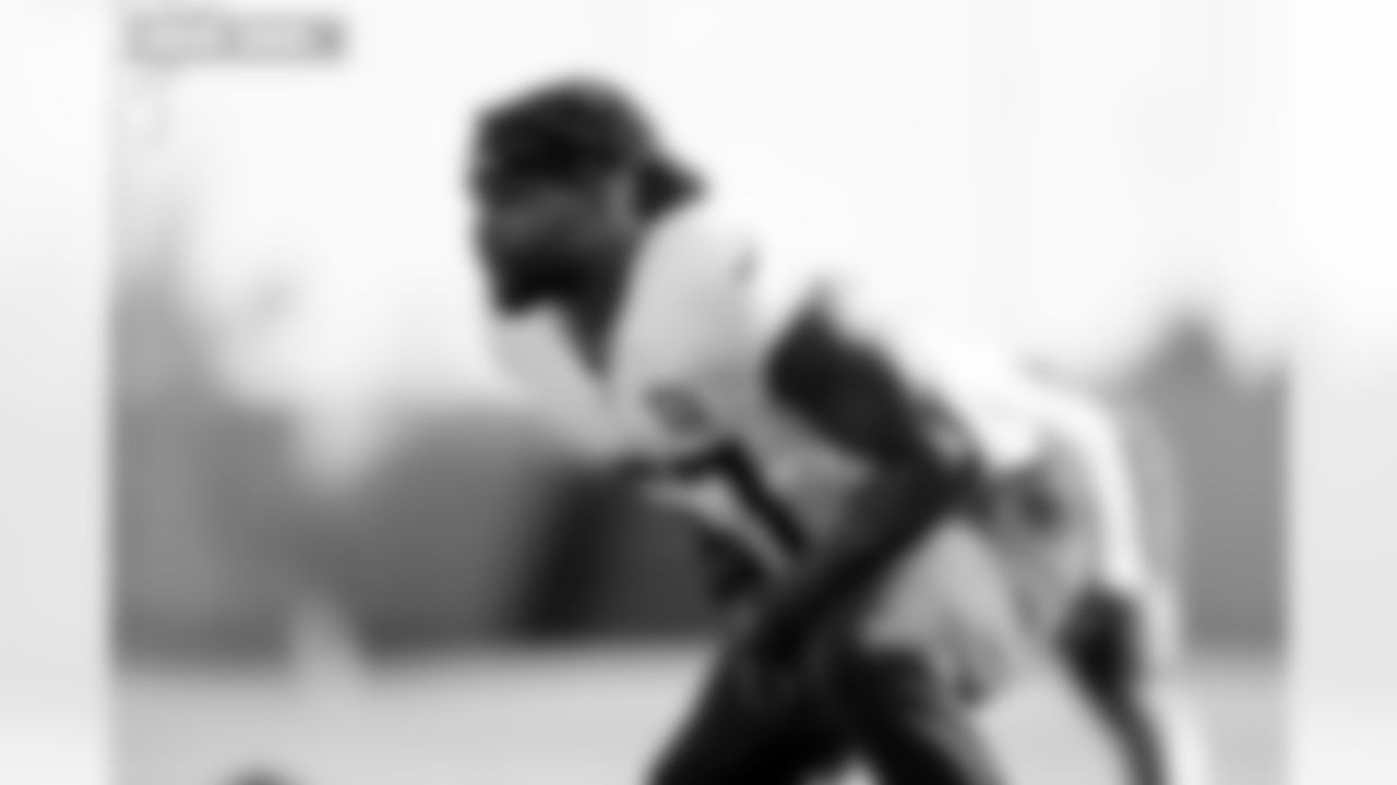 Dre Greenlaw during practice at Broncos Park Powered by CommonSpirit in Englewood, Colorado on January 13, 2026. Photo by Ben Swanson / Denver Broncos