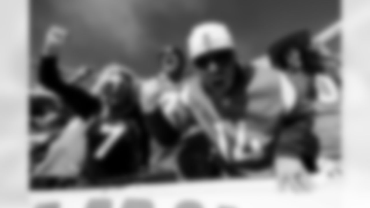 Fans yell before the Broncos' Divisional Round playoff game against the Buffalo Bills at Empower Field at Mile High in Denver, Colorado on January 17, 2026. Photo by Ben Swanson / Denver Broncos