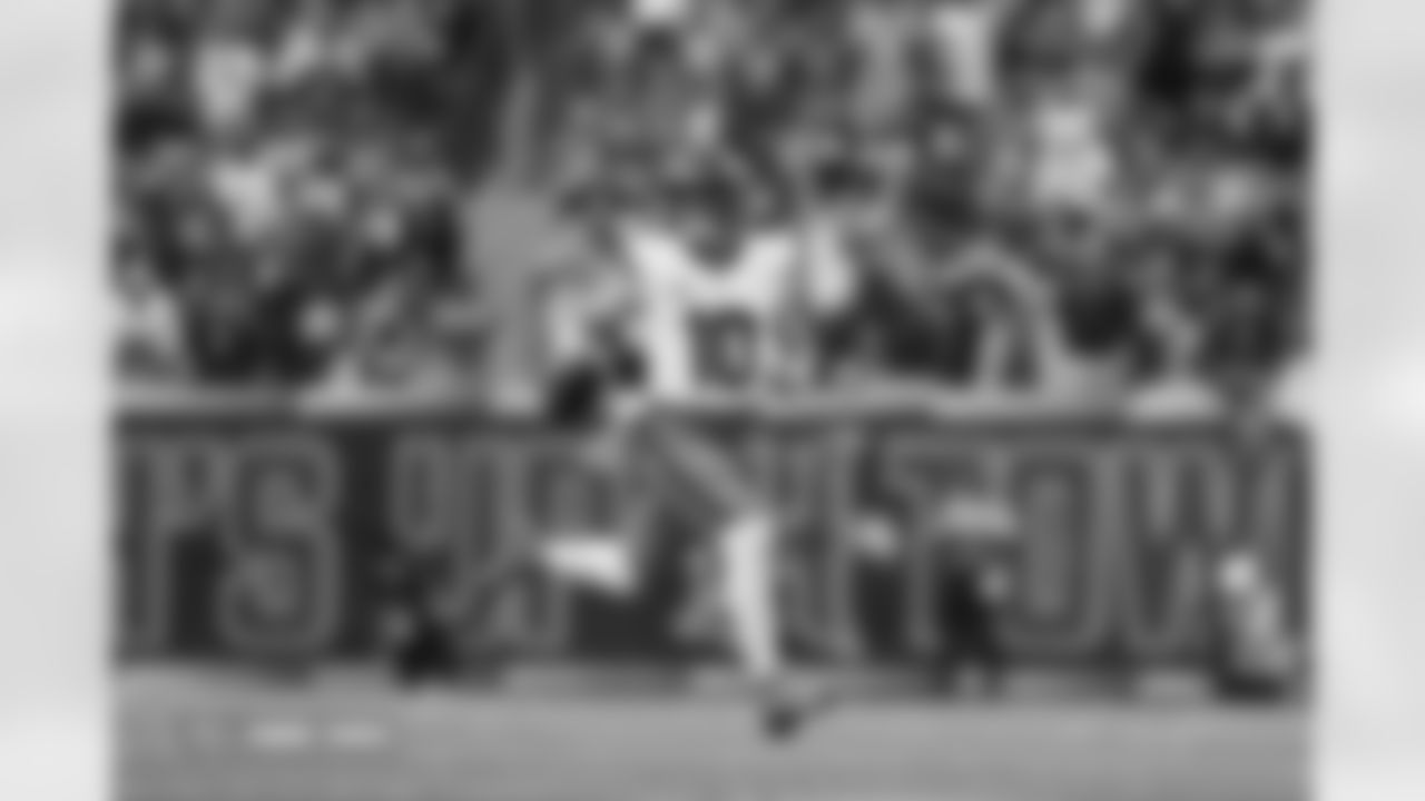 Bo Nix (10) during the Broncos' Week 9 game against the Houston Texans at NRG Stadium in Houston, Texas on November 2, 2025. Photo by Gabriel Christus / Denver Broncos