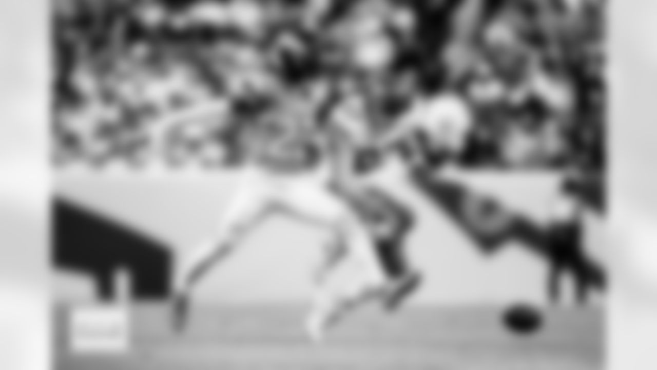 Denver Broncos cornerback Jahdae Barron (23) breaks up a pass intended for Kansas City Chiefs tight end Travis Kelce (87) during the Broncos' Week 11 game against the Kansas City Chiefs at Empower Field at Mile High in Denver, Colorado on November 16, 2025. Photo by Ben Swanson / Denver Broncos