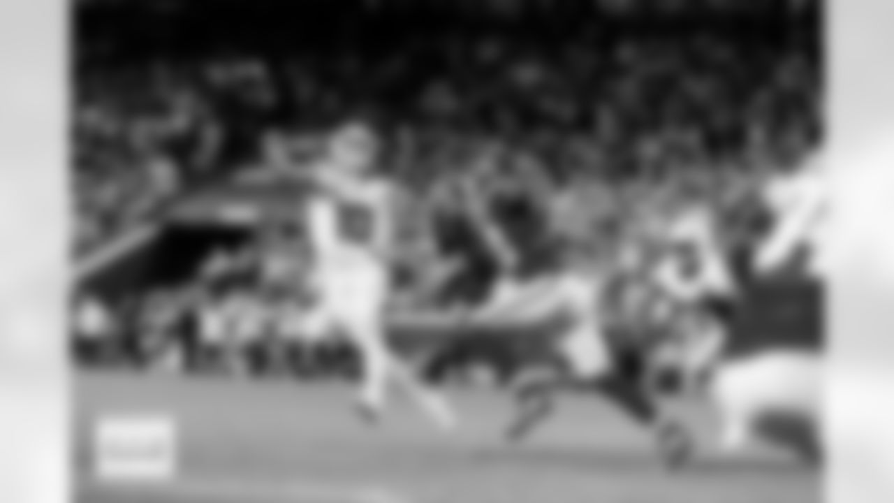 during the Broncos' Week 17 game against the Kansas City Chiefs at GEHA Field at Arrowhead Stadium in Kansas City, Missouri on December 25, 2025. Photo by Gabriel Christus / Denver Broncos