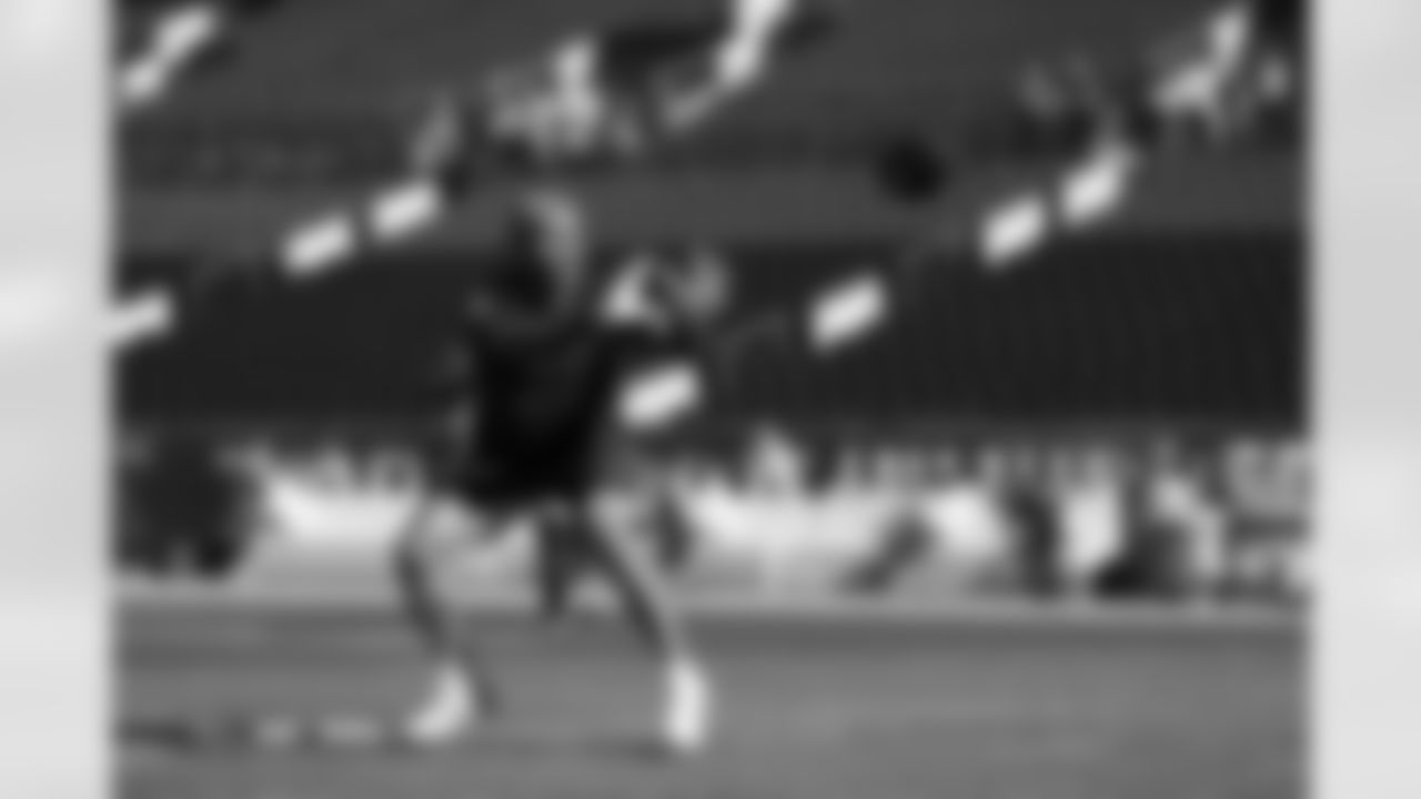 Evan Engram before the Broncos' Week 11 game against the Kansas City Chiefs at Empower Field at Mile High in Denver, Colorado on November 16, 2025. Photo by Gabriel Christus / Denver Broncos